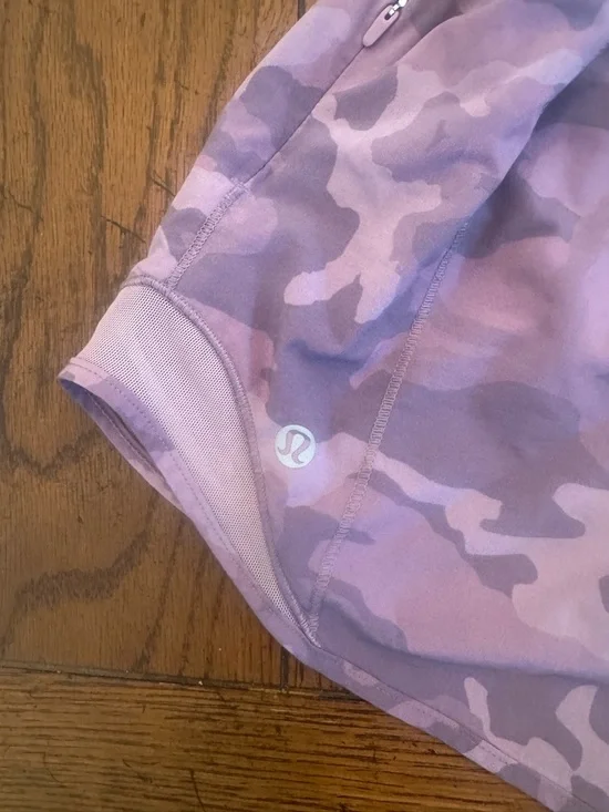 lululemon athletica Mauve Camo Running Shorts - Picture 3 of 5